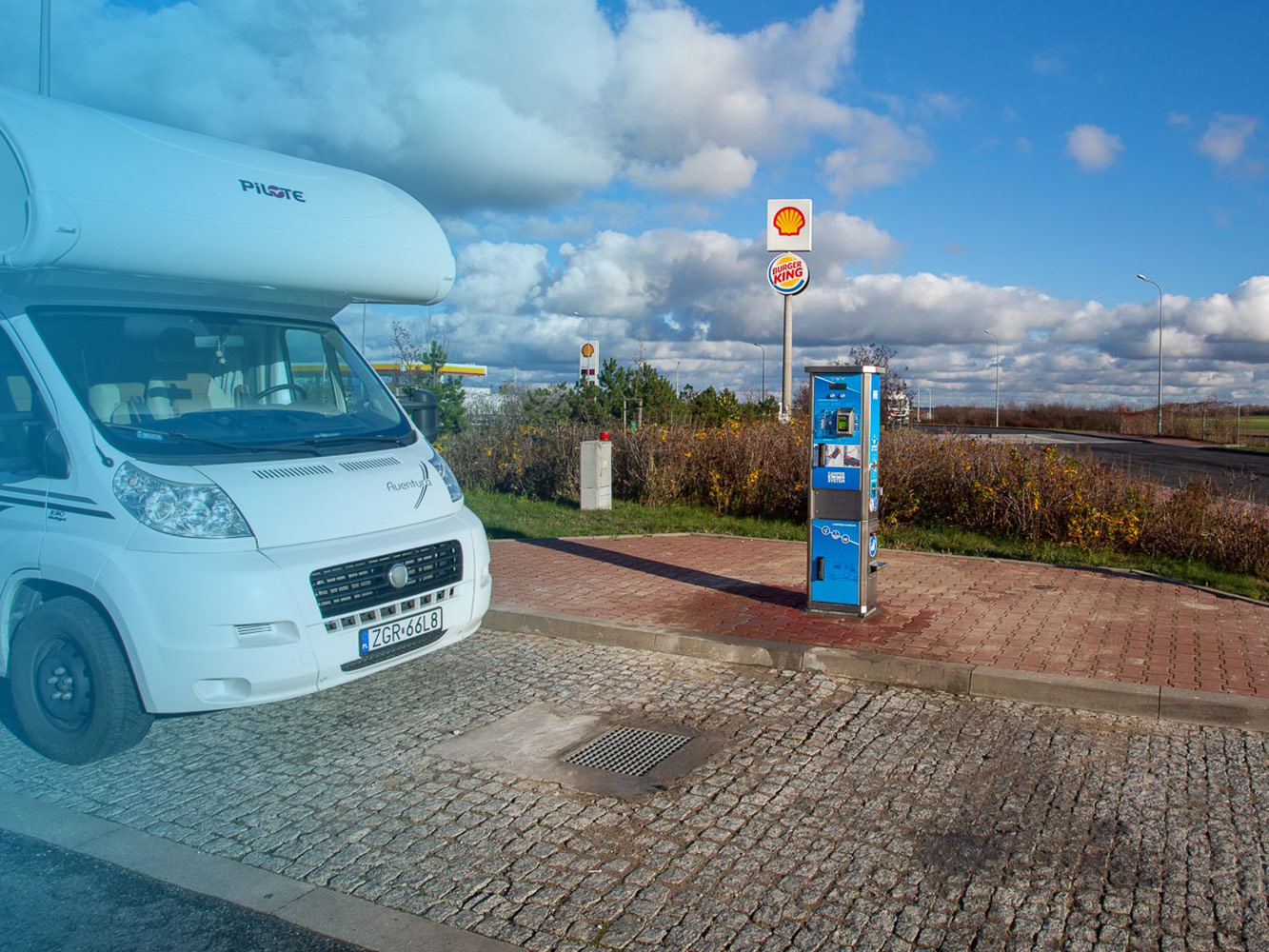 Shell, MOP Siekierki - S5 w kierunku południowym /k Poznania